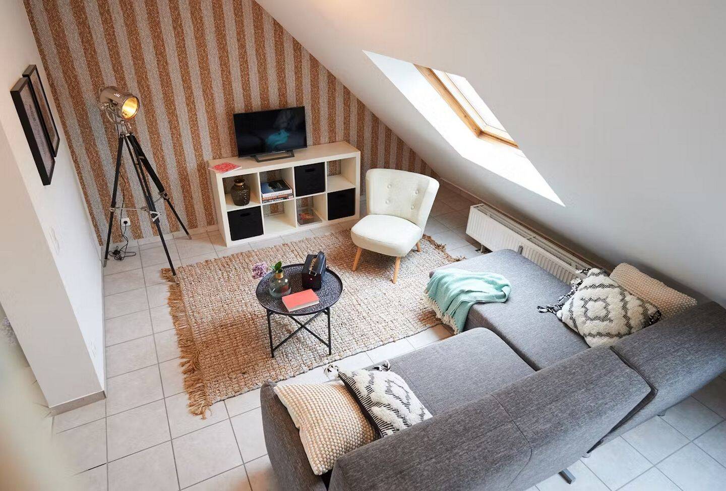 Hübsche 2 Zimmer Dachgeschoss-Maisonette-Wohnung in 45128 Essen – Essen – Vorschaubild 5
