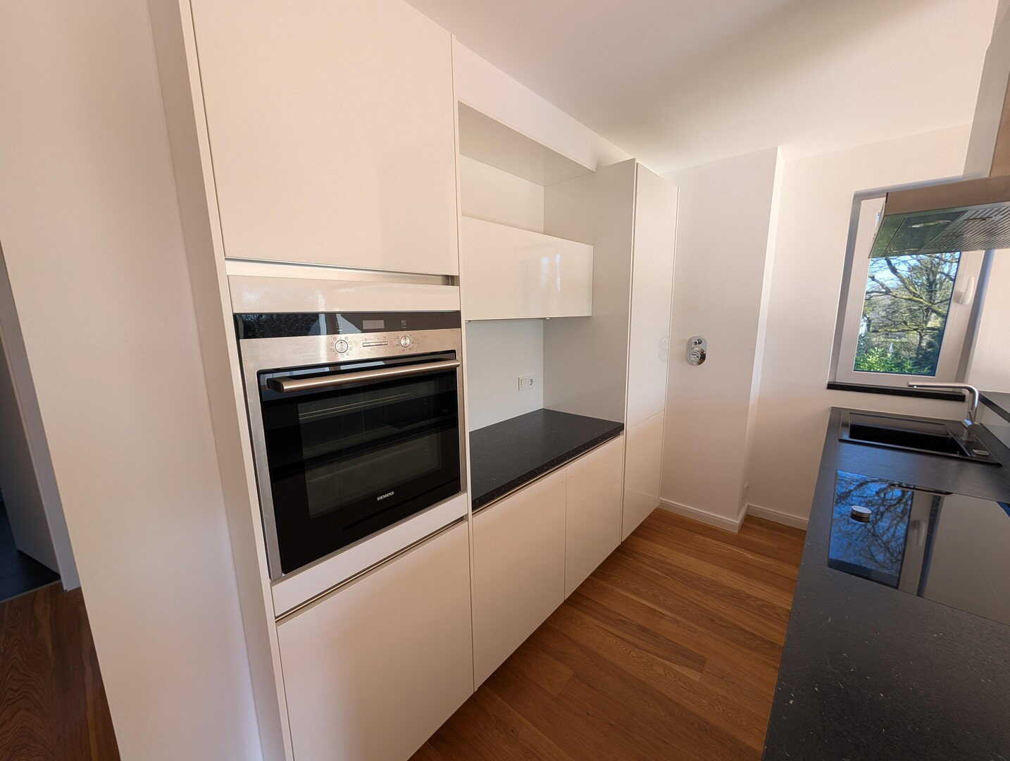 PROVISIONSFREI | Erstbezug nach Modernisierung: Penthouse Wohnung inkl. Tiefgaragenstellplatz – Hamburg – Vorschaubild 4