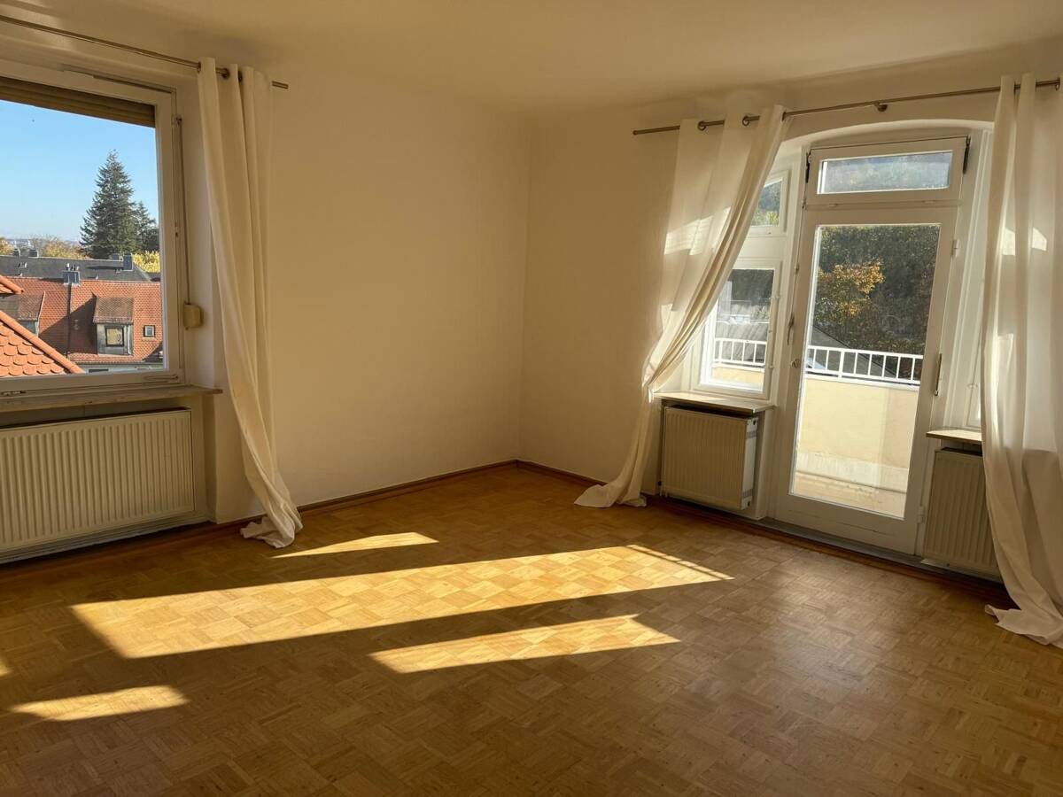 Altbauwohnung 4-Zimmer am Rosengarten – 97082 Würzburg – Bild 1 von 5