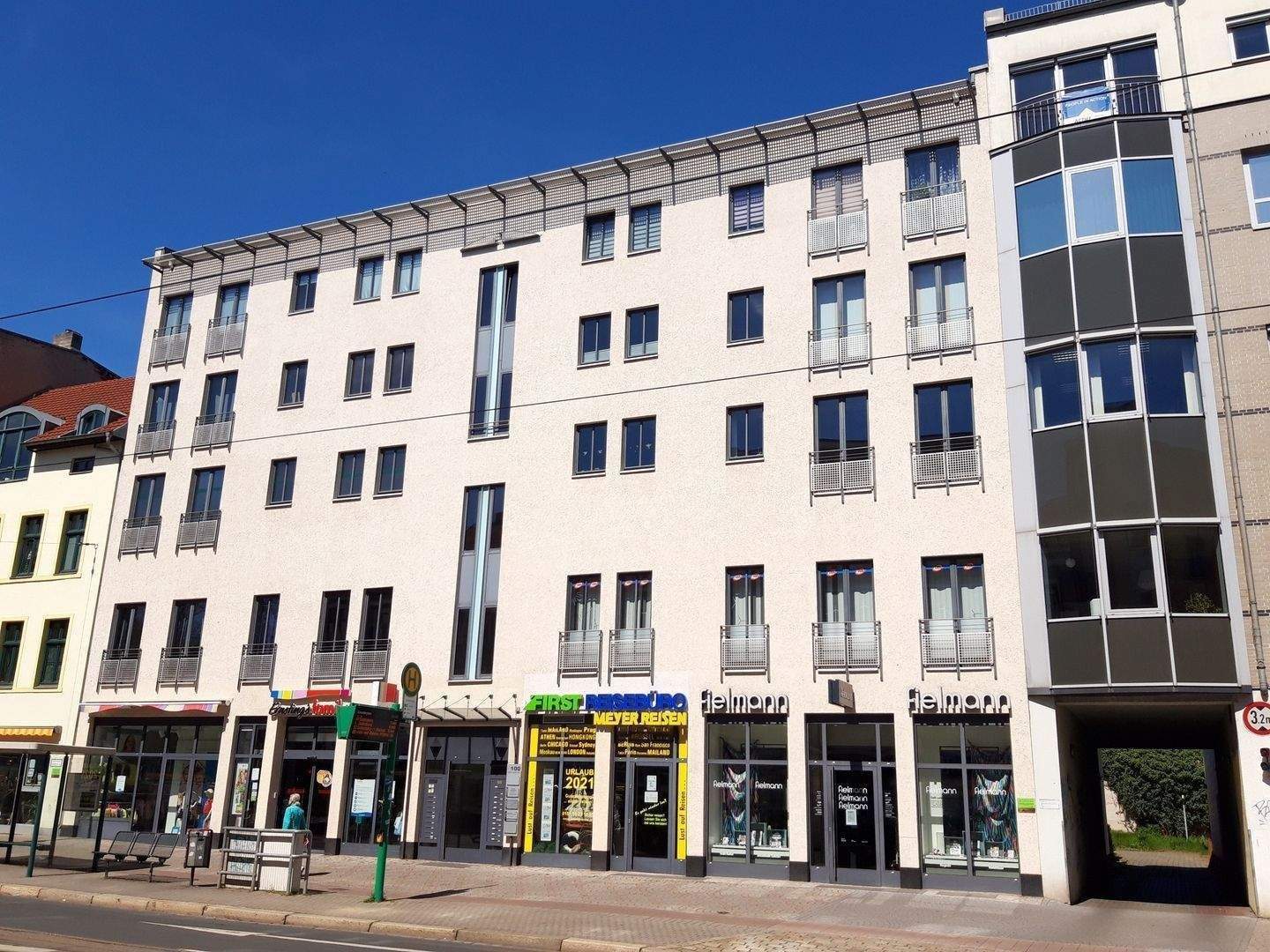Neue Einbauküche in frisch renovierter und heller 3-Raum-Wohnung – Magdeburg – Vorschaubild 9