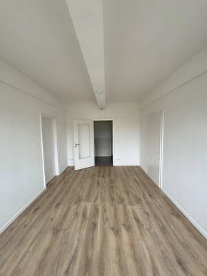 Großzügige sanierte 5 Zimmer Etagenwohnung in Rüttenscheid mit Balkon, Gäste Bad, Aufzug, 4. OG – 45130 Essen – Vorschaubild 4