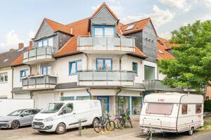 Attraktive 4-Zimmer-Wohnung mit Balkon in ruhiger Lage von Köln-Mauenheim! – 50739 Köln – Vorschaubild 2