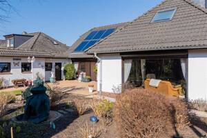 200m² EFH mit neuem Walmdach und moderner Heizung