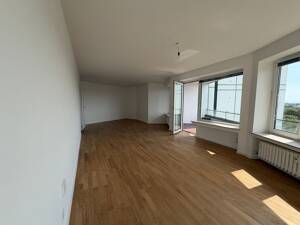 3,5 Zimmer-Whg mit Domblick, Einbauküche, begehb. Kleiderschrank, Tageslichtbad und separatem Büro/Kinderzimmer in Köln Mülheim – 51065 Köln – Vorschaubild 2