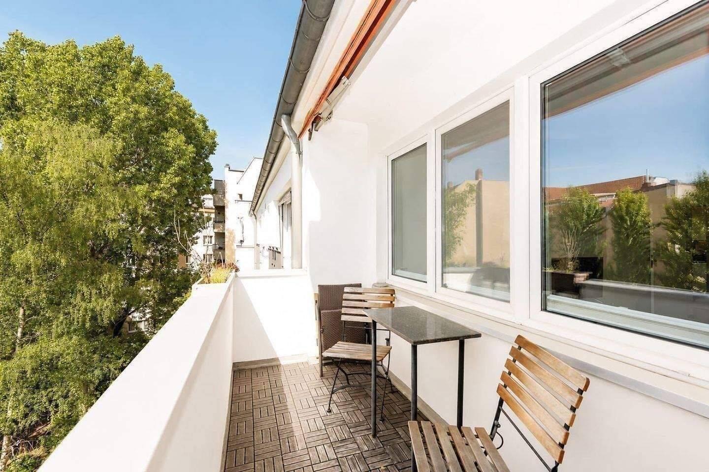 Bezugsfreie 2 Zimmer Doppelbalkon Wohnung provisionsfrei dicht Kudamm zu verkaufen – Berlin – Bild 1 von 9
