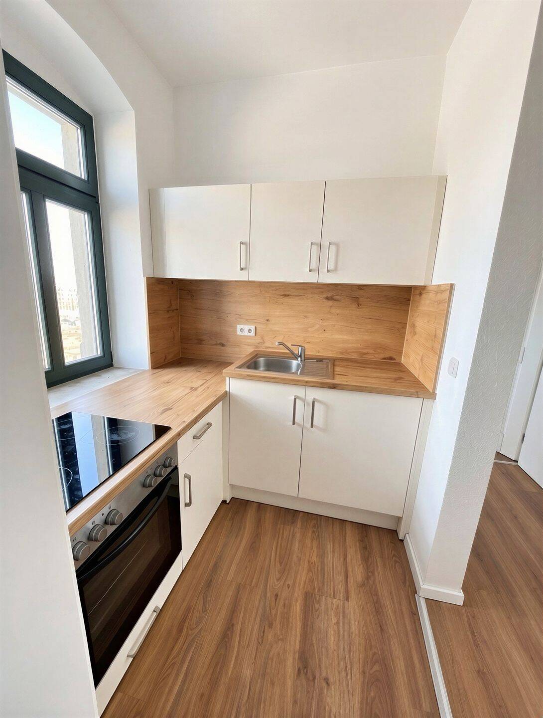 Neu & In Renovierung I Neue Einbauküche I Tageslichtbad mit Dusche – Dresden – Vorschaubild 2