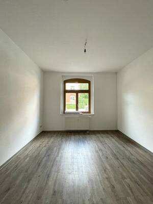 Gemütliche 2-Zimmer-Wohnung mit guter Anbindung und grünem Hinterhof! – 7743 Jena – Vorschaubild 6