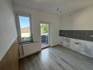 Idyllisches Wohnen am Wasser! 3 ZKB, Balkon & optionale Einbauküche – 34123 Kassel – Vorschaubild 8