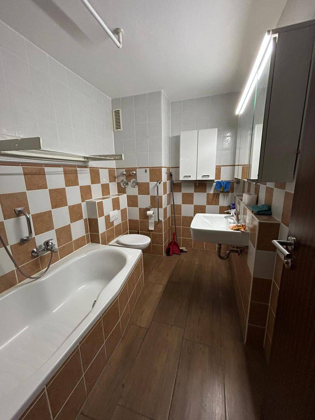 Viel Platz für den Alltag in dieser 4-Zimmer-Wohnung in Schwetzingen – Schwetzingen – Vorschaubild 2