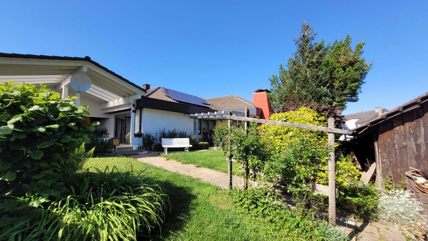 Traumhafter Bungalow auf großem Grundstück mit mediterranem Flair – Klettgau – Vorschaubild 2