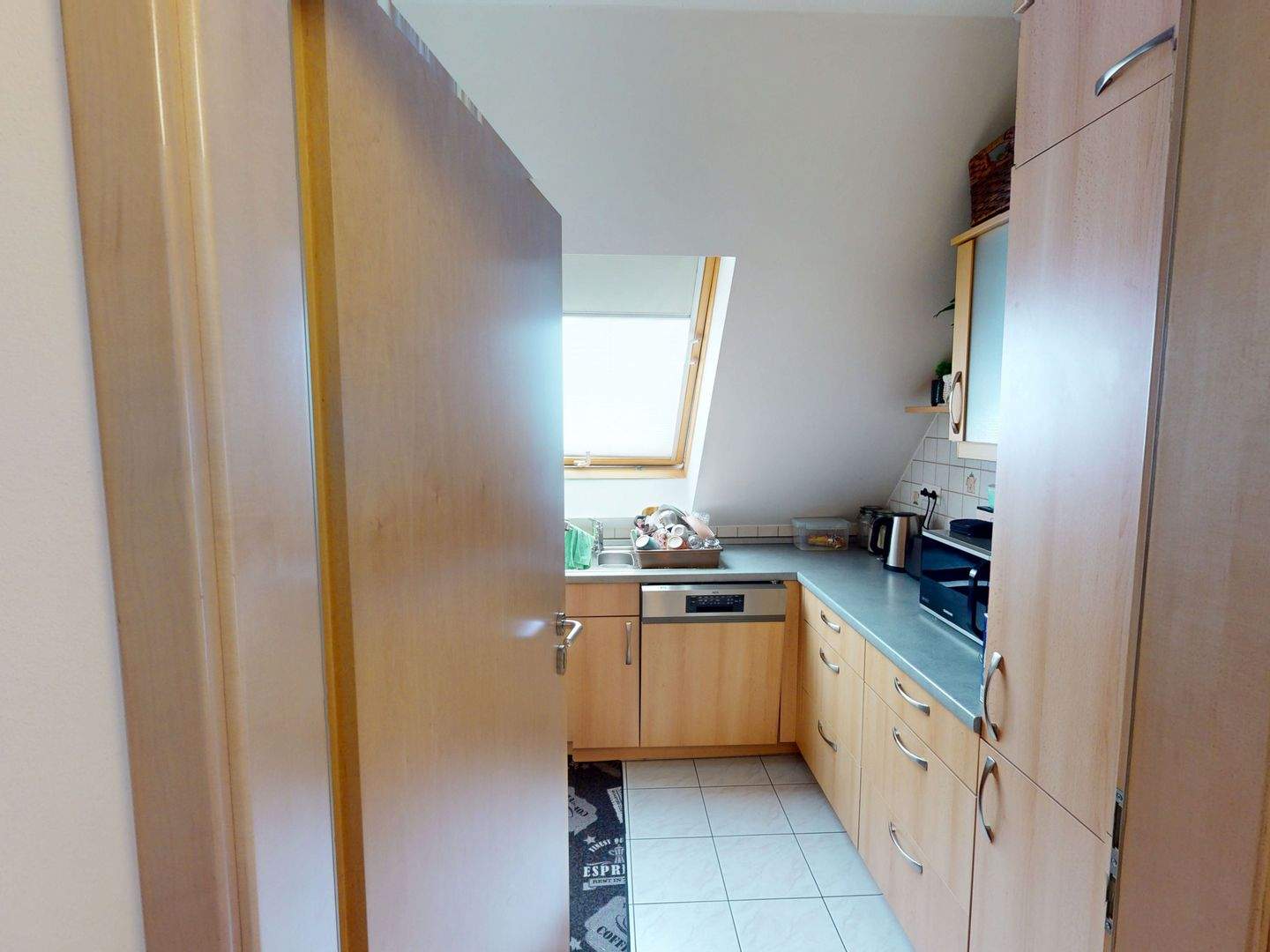 Charmante 2,5-Zimmer-Maisonette-Wohnung mit ausgebautem Spitzboden, Balkon & Stellplatz – Heilbronn – Vorschaubild 5