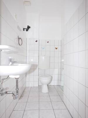 Attraktive 3,5 Zimmer-Etagenwohnung mit großem Tageslichtbad in zentraler Lage von Gelsenkirchen – 45879 Gelsenkirchen – Vorschaubild 8