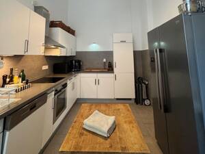 Stilvolle Altbauwohnung mit vier Zimmern, Balkon und moderner Küche in Bahnhofsnähe – 65185 Wiesbaden – Vorschaubild 4