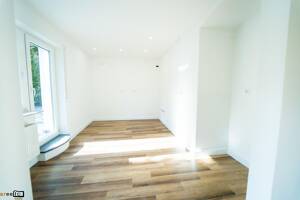 Stilvolle Erdgeschosswohnung mit großem Garten, Terrasse & Wintergarten - Erstbezug nach Sanierung – 90768 Fürth – Vorschaubild 9