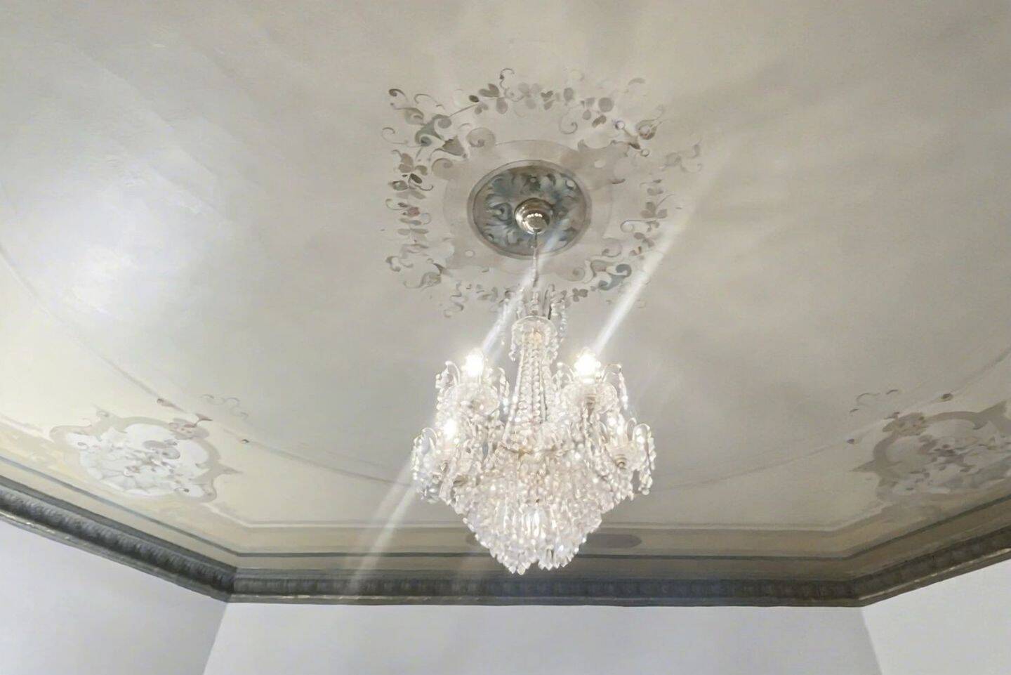 Residenz in einem der geschichtsträchtigsten Gebäude Nürnbergs am Rande des Luitpoldhains – Nürnberg – Bild 1 von 9