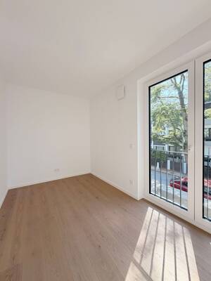 NEUBAU: Barrierefreie 4-Zimmer-Wohnung mit sonnigem Balkon, Lift und Hobbyraum – 81247 München – Vorschaubild 9