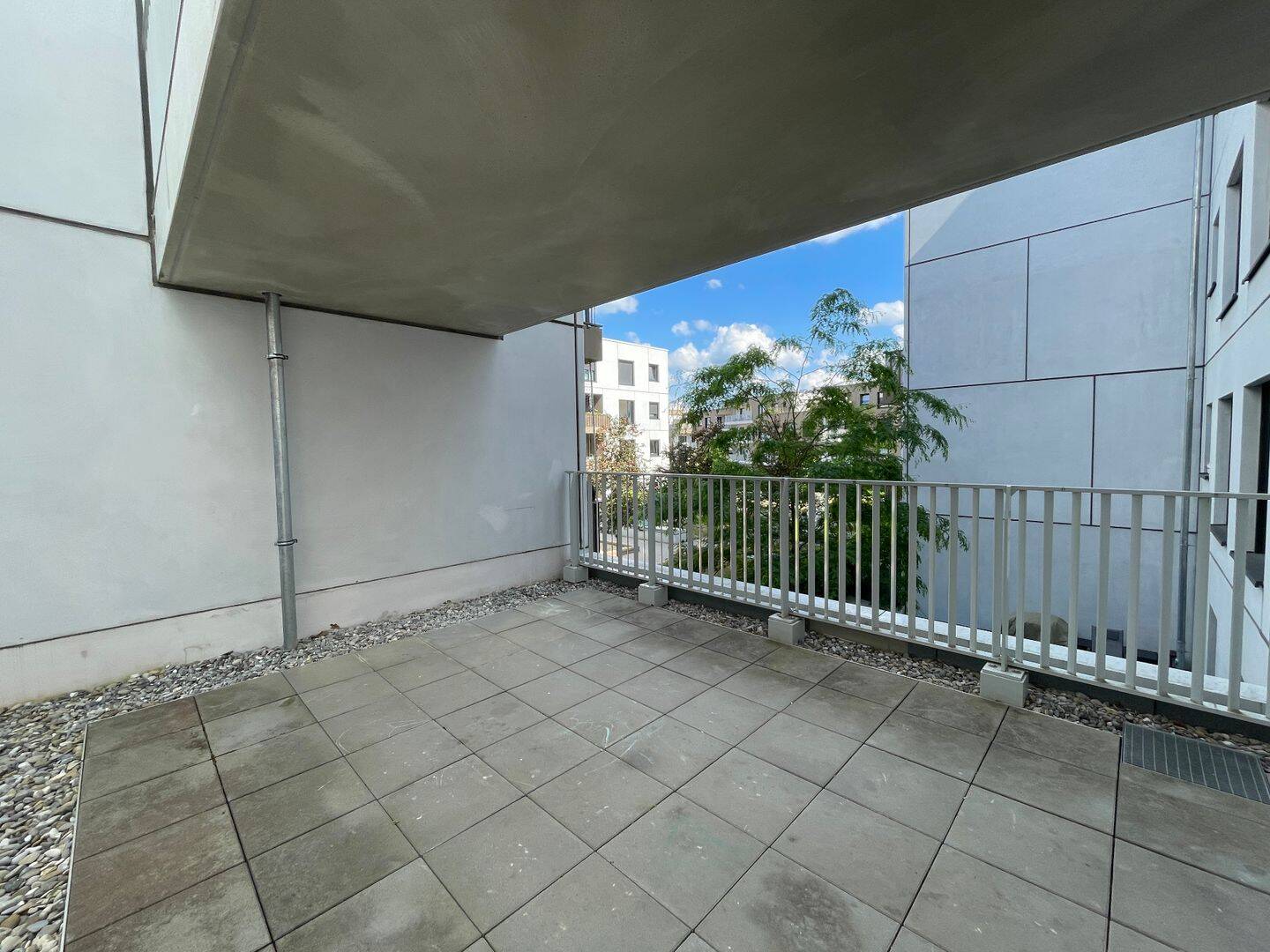Große 3-Zimmer Wohnung mit Terrasse – Nürnberg – Vorschaubild 3