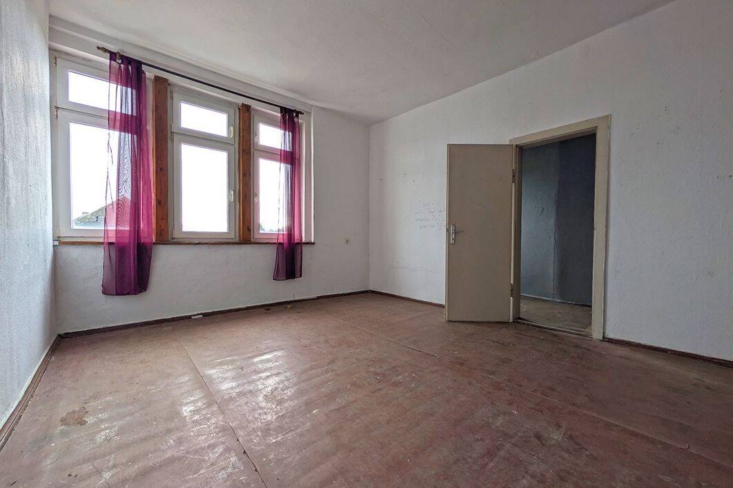 Wohnen und Entwickeln - Eigentumswohnung mit ausbaufähigem Dachgeschossrohling – Plauen – Vorschaubild 2