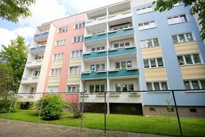 In der Herrichtung! 3-Raumwohnung mit Balkon und Dusche in der 2. Etage! – 6128 Halle (Saale) – Vorschaubild 4