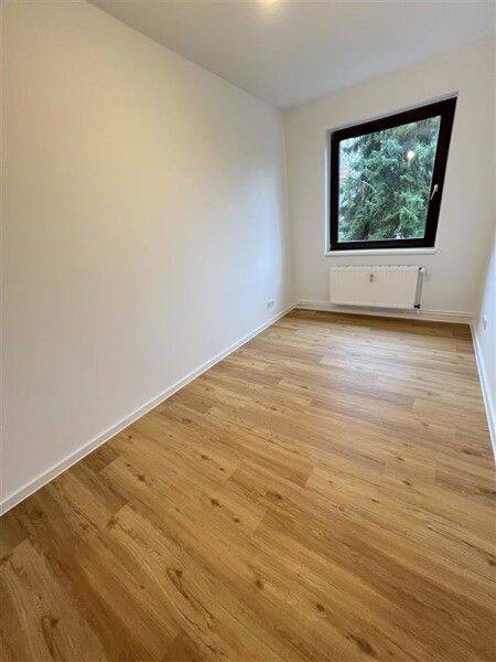 Erstbezug nach Kernsanierung: Charmante 2,5-Zimmer-Dachgeschosswohnung mit Wohlfühlfaktor – Hamburg – Vorschaubild 4