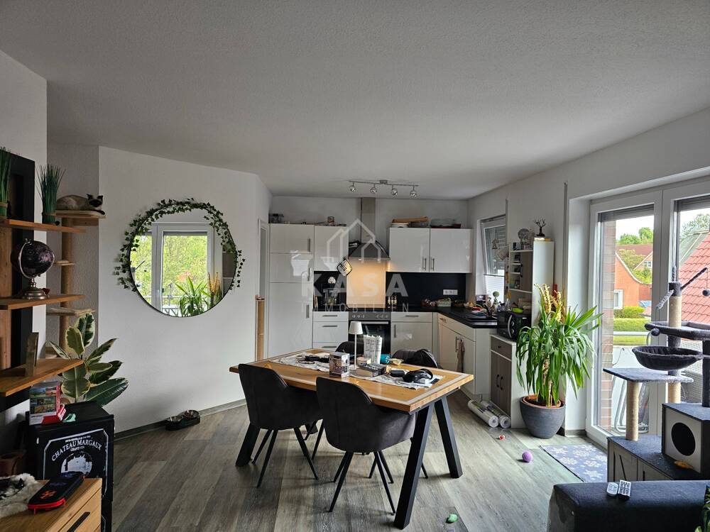 Helle Obergeschosswohnung mit Südost-Balkon in Leer-Heisfelde!