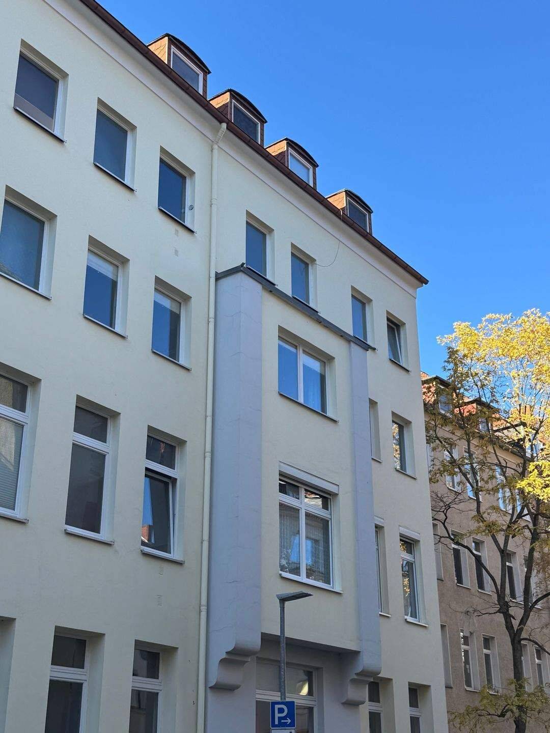 Vollständig neu renovierte 3-Zimmer-Wohnung mit herrlichem Balkon in den Innenhof in der beliebten Südstadt von Hannover