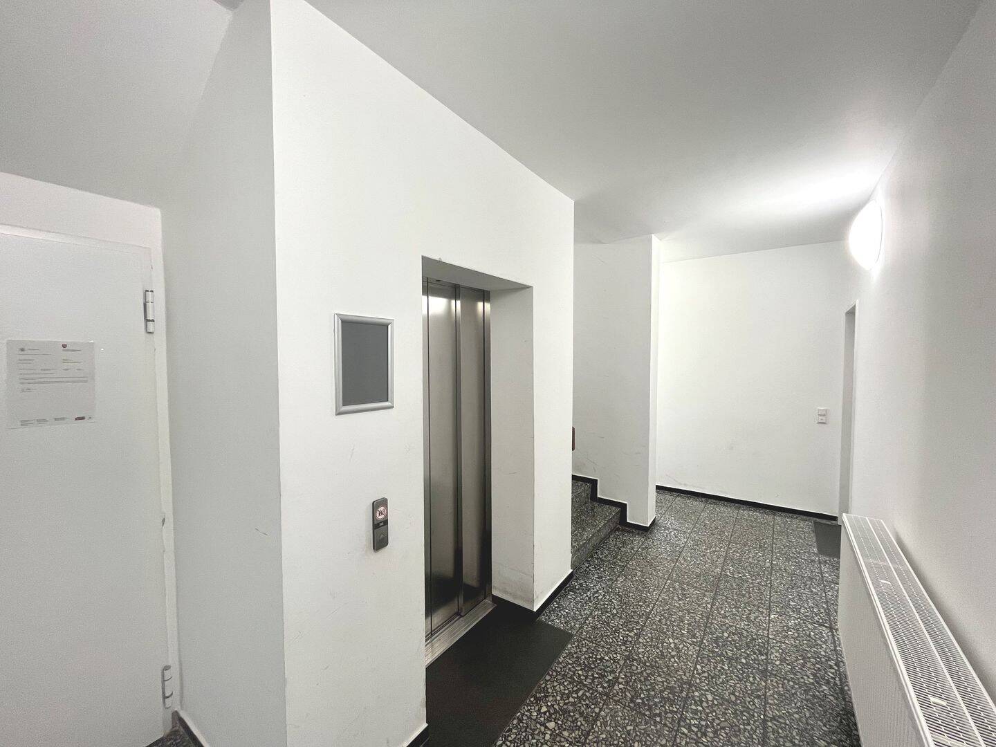 3-Zimmer-Etagenwohnung mit Westbalkon, Stellplatz und Fahrstuhl – Hannover – Vorschaubild 3