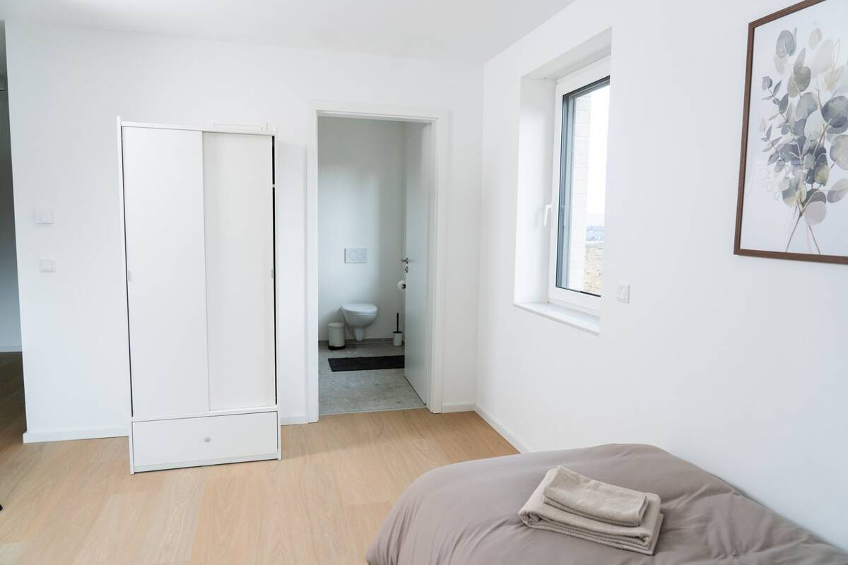 Möbliert wohnen ohne Nachzahlung, Studio in der zweiten Etage – 30519 Hannover – Bild 1 von 9