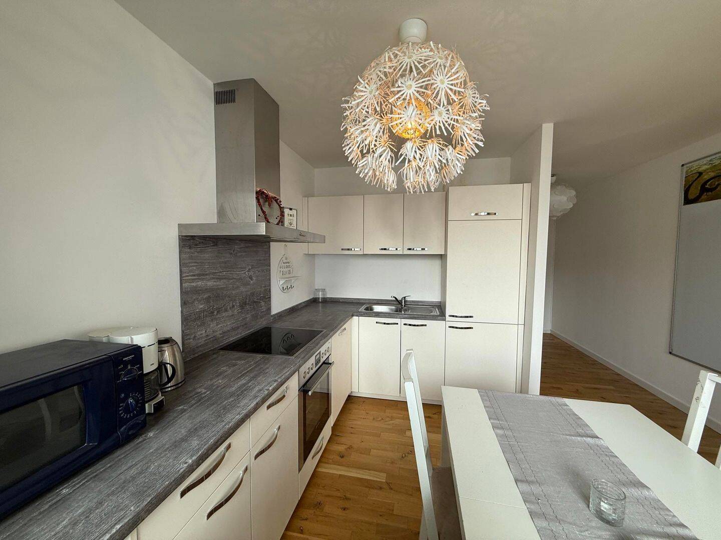 Charmantes, helles Refugium mit sonnigem Balkon – Berlin – Vorschaubild 3