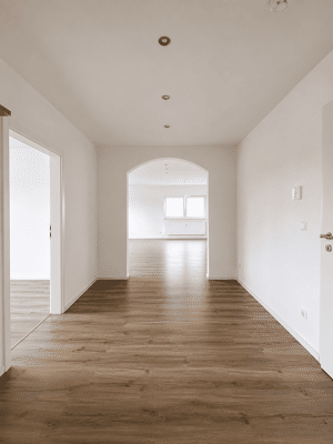 Moderne 4,5-Zimmer-Dachgeschosswohnung | 142 m² | hochwertige Einbauküche | Weitblick | Dreifamilienhaus – 75031 Eppingen – Vorschaubild 4