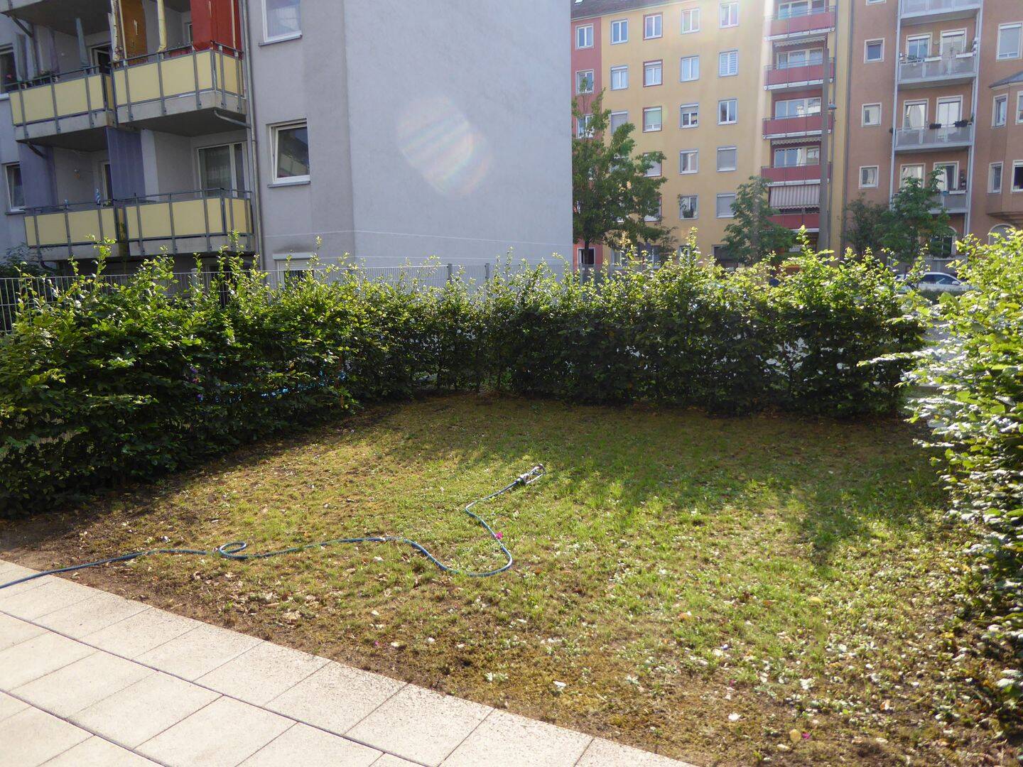 Zentrale Lage: Sehr schöne sonnige, ruhige luxuriöse 3-Zimmer-Wohnung mit 2 Terrassen und Gärten, KFZ-Stellplatz – Nürnberg – Vorschaubild 8