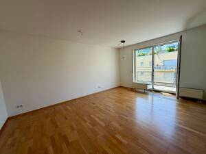 Attraktive 2-Zimmerwohnung mit Balkon und Tiefgaragenstellplatz – 60486 Frankfurt am Main – Vorschaubild 1