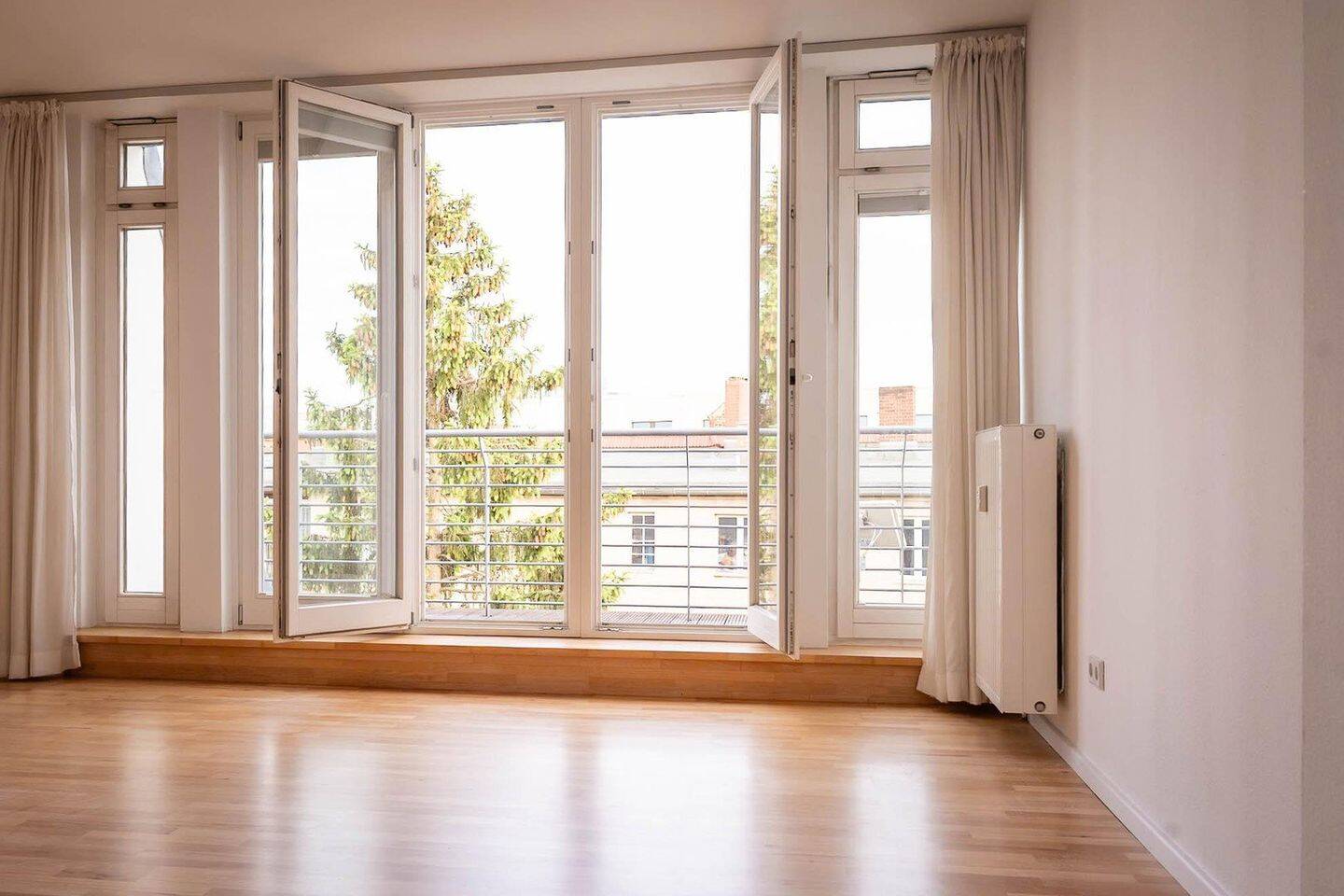 Perfekte Dachgeschosswohnung nahe Tegler See, U-Bahn und Fußgängerzone – Berlin – Vorschaubild 2