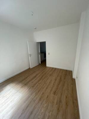 Sanierte 2 Zi.-Altbau-Whg. im Erdgeschoss (Hinterhaus) – 20253 Hamburg – Vorschaubild 3