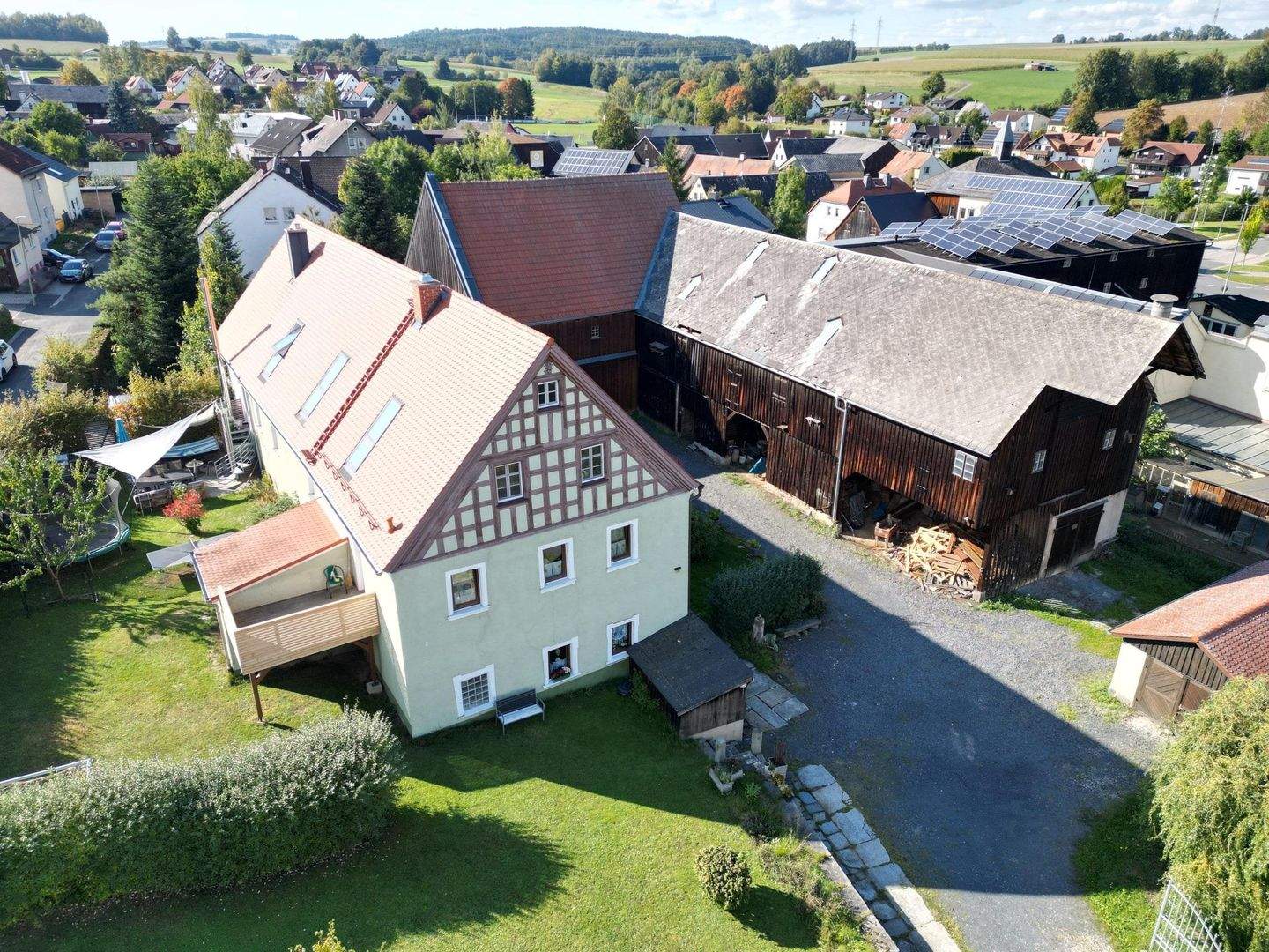 Modern, exklusiv mit Ambiente + Platz – Arzberg – Bild 1 von 9