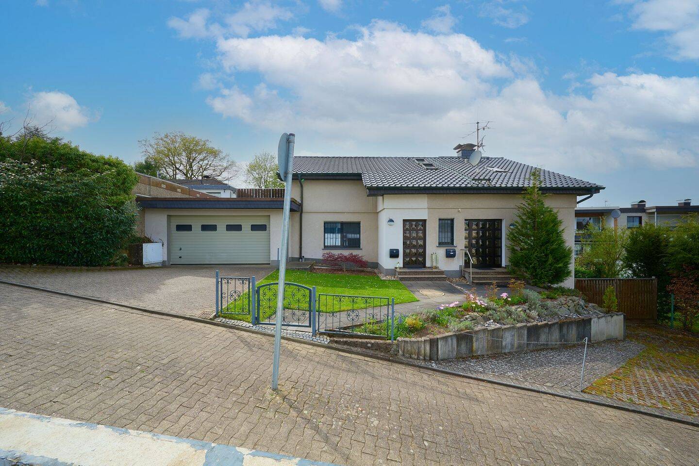 Großzügiges Familienhaus mit Einliegerwohnung und großem Garten – Hagen – Vorschaubild 2