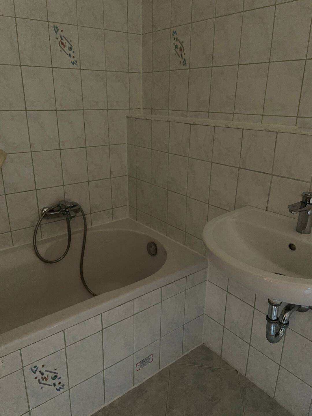 Großzügige, gemütliche 2-Zimmer-Wohnung mit Erker und Balkon Nähe Josefskrankenhaus – Regensburg – Vorschaubild 7