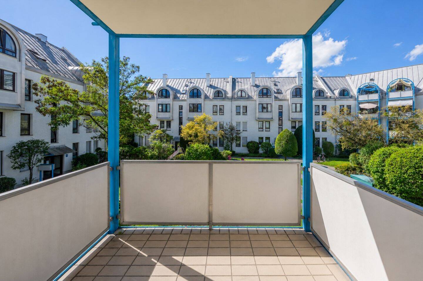 AIGNER - Ruhelage: 3-Zimmer-Wohnung mit 2 Balkonen und idealem Grundriss – München – Vorschaubild 3