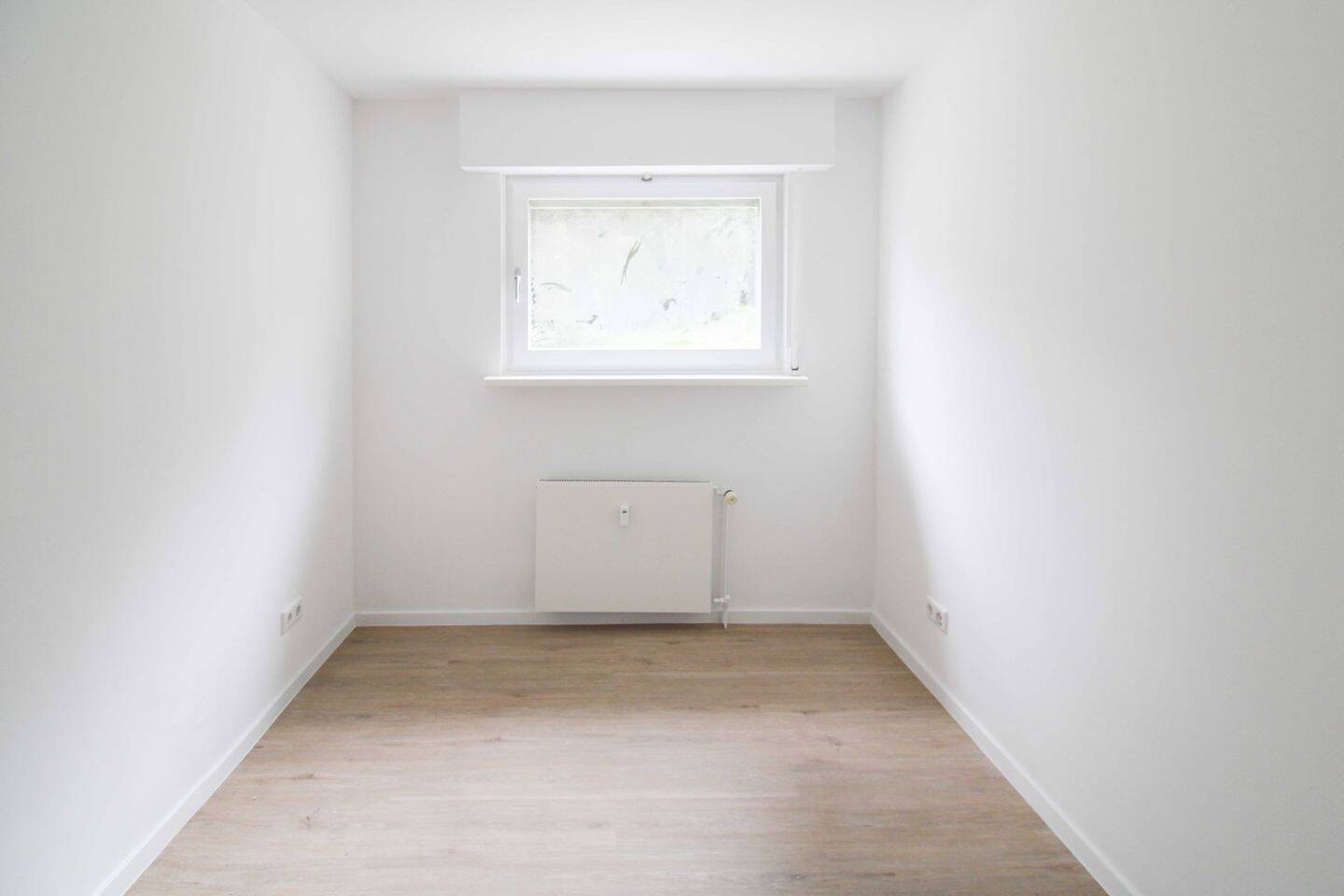 Frisch renovierte 2,5-Zimmer-Wohnung mit Loggia & Garage – Essen – Vorschaubild 7
