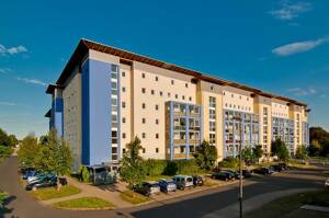 Renovierte 2-Zimmer-Wohnung im Erdgeschoss mit kleinem Garten und Terrasse – 91058 Erlangen – Vorschaubild 2