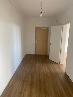 Zentral. Urban. Vielseitig.: 3 Zimmer zwischen Uni & Hauptbahnhof – 1069 Dresden – Vorschaubild 3