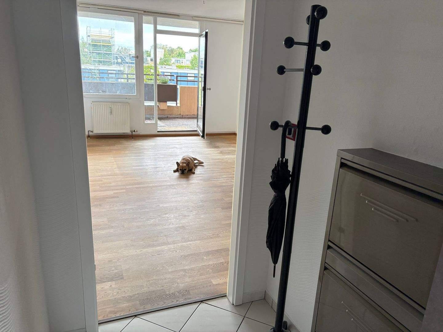 Teilmöblierte 2 Zimmer Wohnung mit Loggia, EBK und Schlafzimmer - Schwimmbad + Sauna gefällig? – Nürnberg – Vorschaubild 2