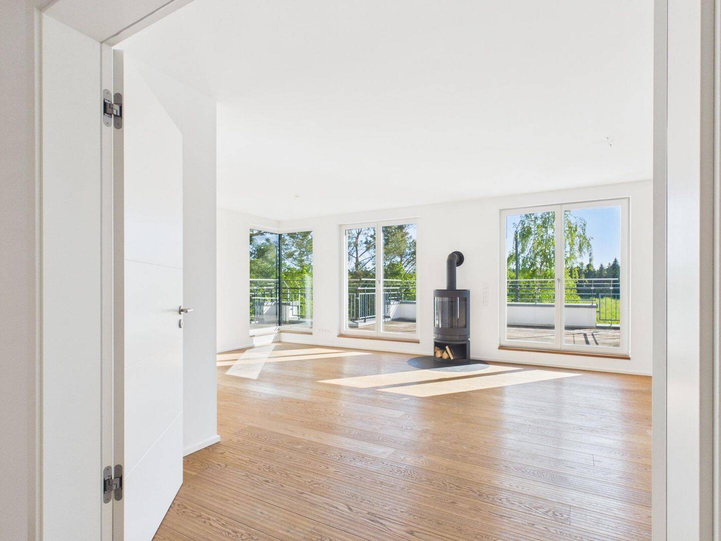 Willkommen in Ihrem Penthouse mit Dachterrasse in ruhiger Waldrandlage