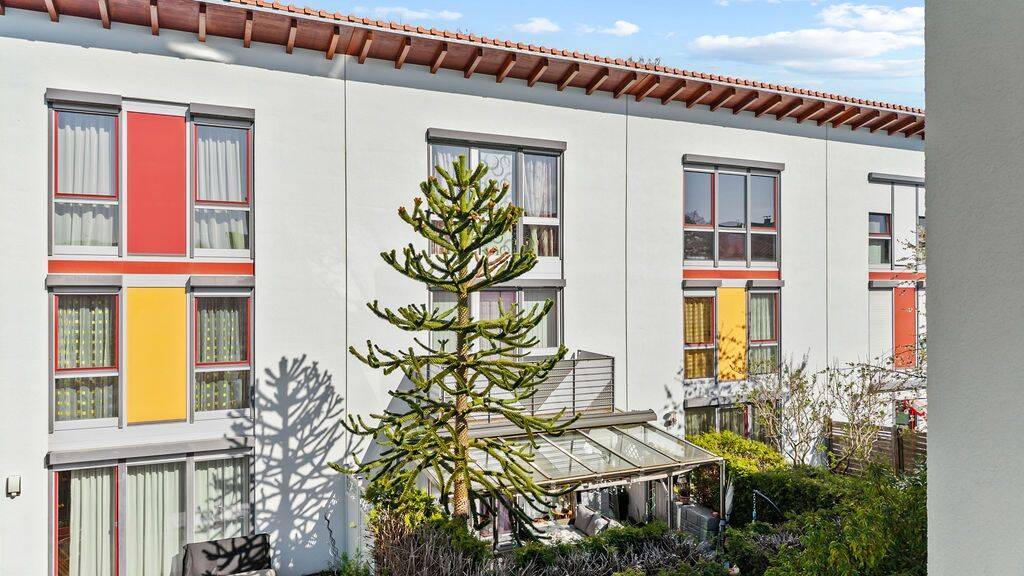 Wohnen am Waldrand! Tolles Reihenmittelhaus in Singen-Nord – Singen (Hohentwiel) – Bild 1 von 9