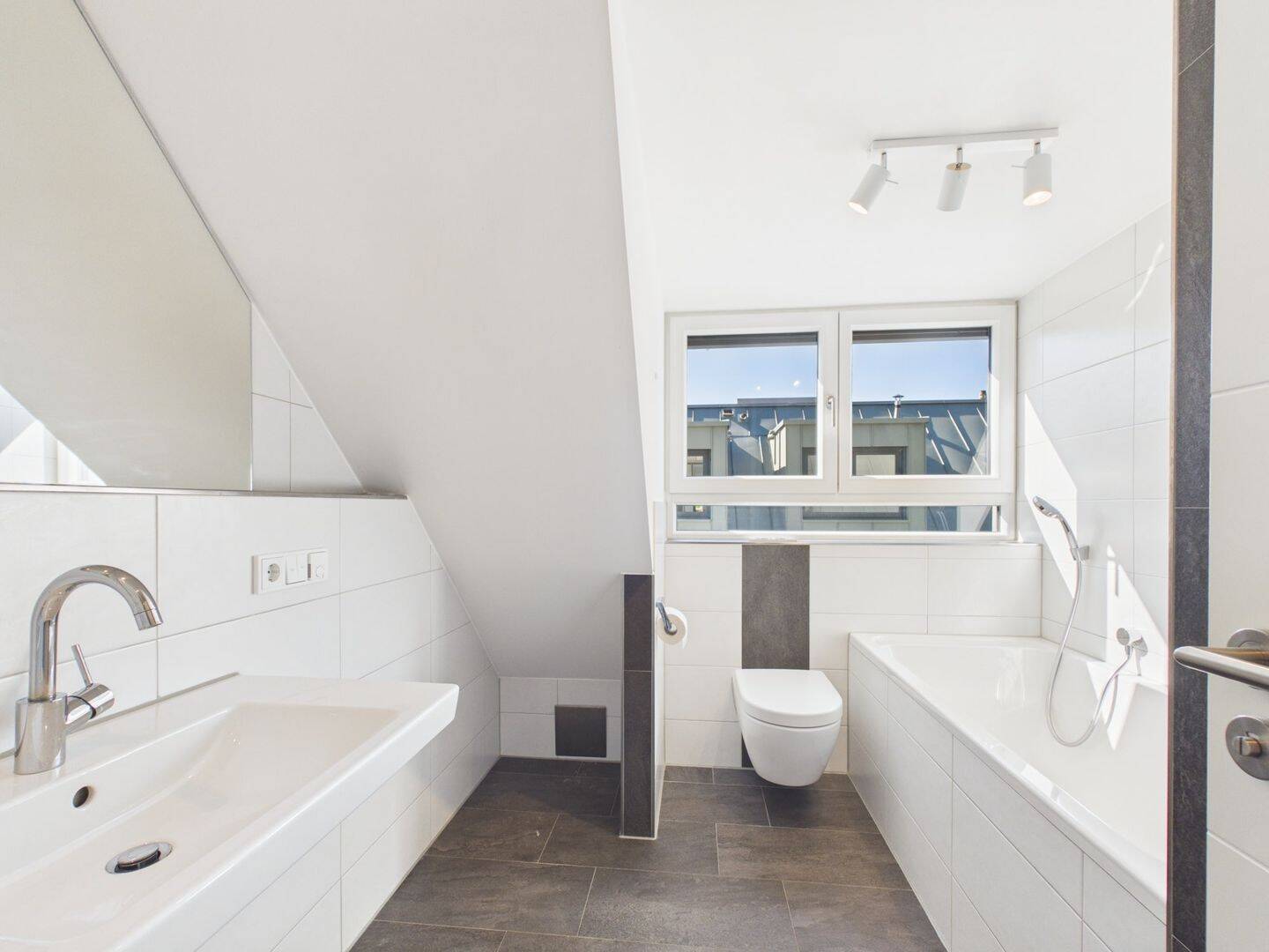Willkommen in Ihrem Penthouse mit Dachterrasse in ruhiger Waldrandlage – München – Vorschaubild 7