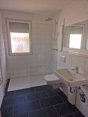 Auf gute Nachbarschaft: 3-Zimmer-Dachgeschosswohnung in Bonn Plittersdorf – 53175 Bonn – Vorschaubild 3