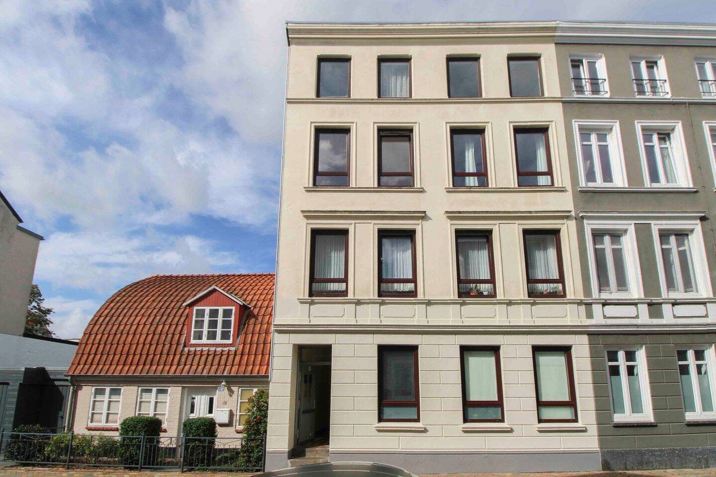 Charmantes Mehrfamilienhaus mit 3 Wohneinheiten in Citylage von Flensburg – Flensburg – Bild 1 von 9