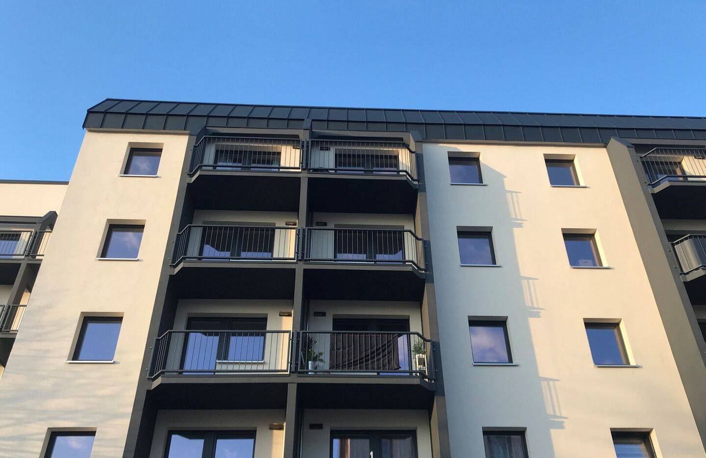 Stilvolle 2-Zimmer-Wohnung mit Balkon - modern saniert & mit gehobener Ausstattung zu vermieten – Chemnitz – Vorschaubild 2