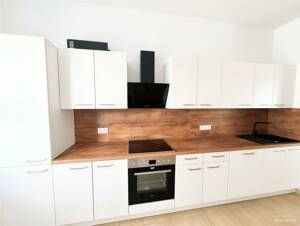 Ihr neues Zuhause! Inklusive Einbauküche und Hobbyraum – 1097 Dresden – Vorschaubild 1