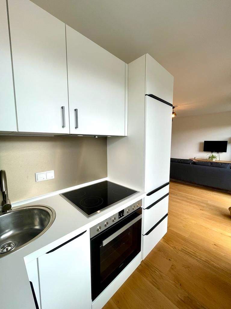 Johannis ! Moderne, helle, möblierte 1-ZW mit 32 m², Balkon, EBK, 1.OG mit Aufzug – Nürnberg – Vorschaubild 8